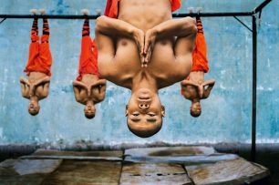 Shaolin monks training